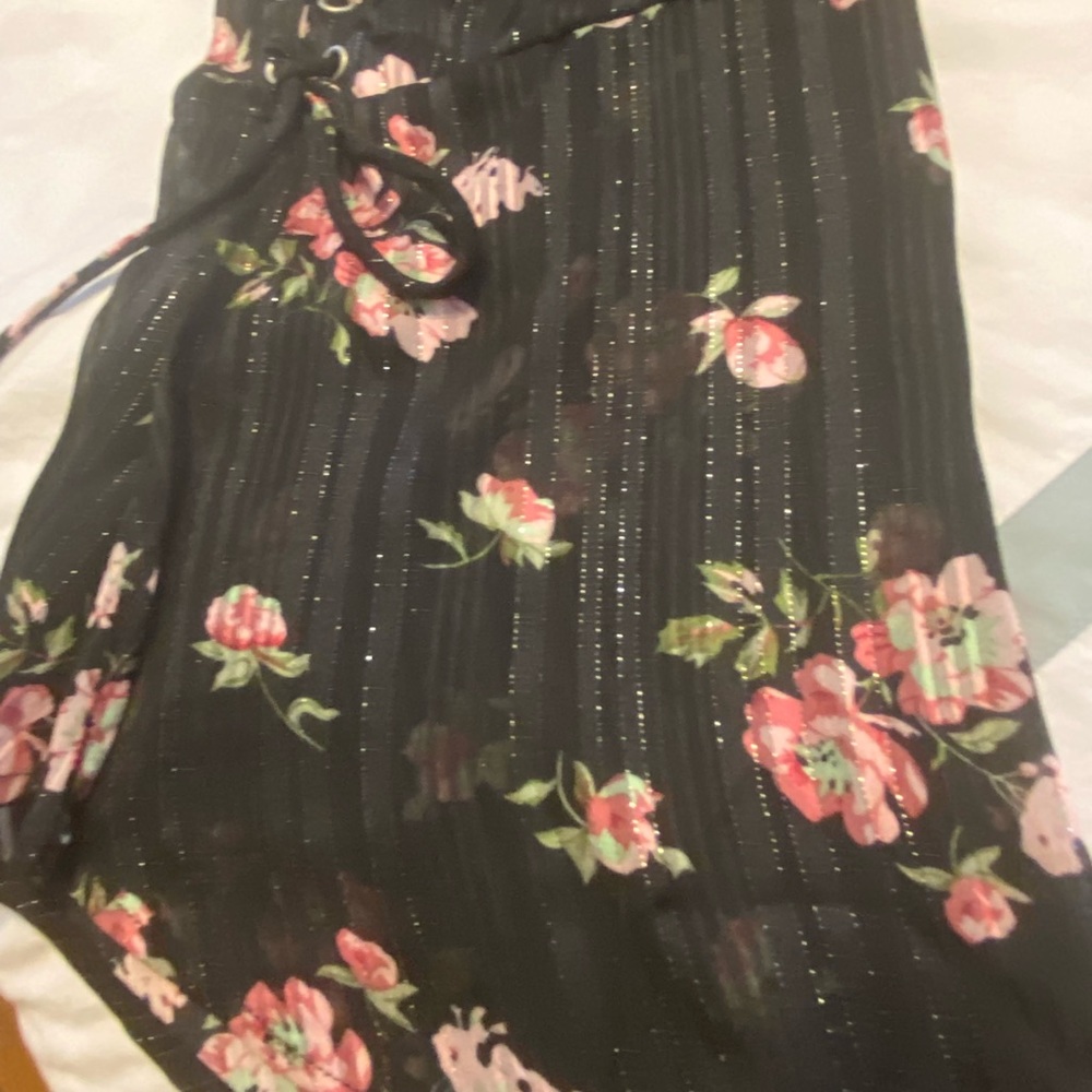 Black flowy flowery top
